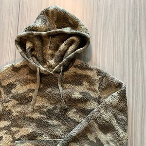 Cozy Camouflage Sherpa / Sweatshirt - (XS)